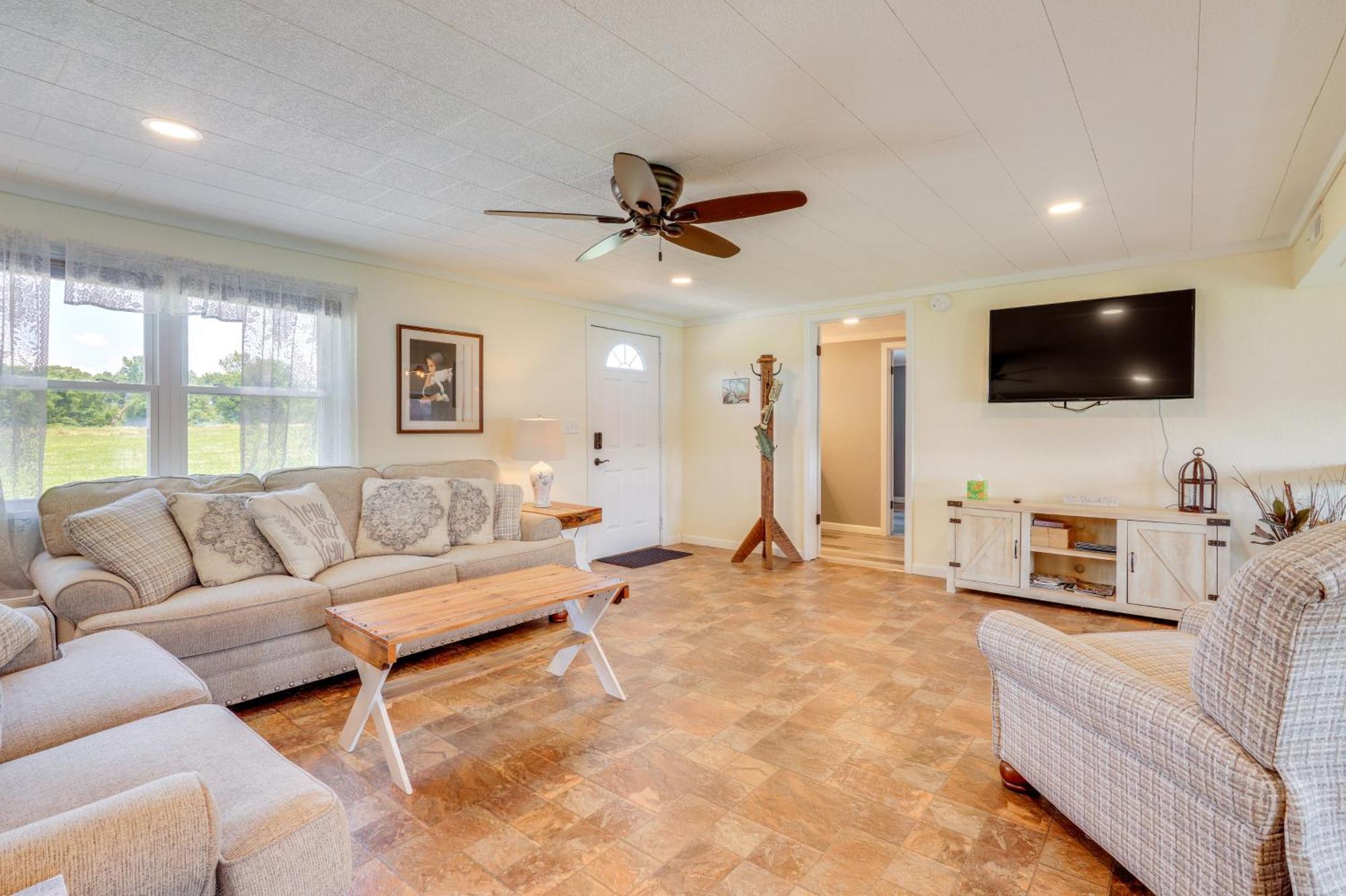 Howe Retreat With Fire Pit And Private Boat Dock! Exterior foto